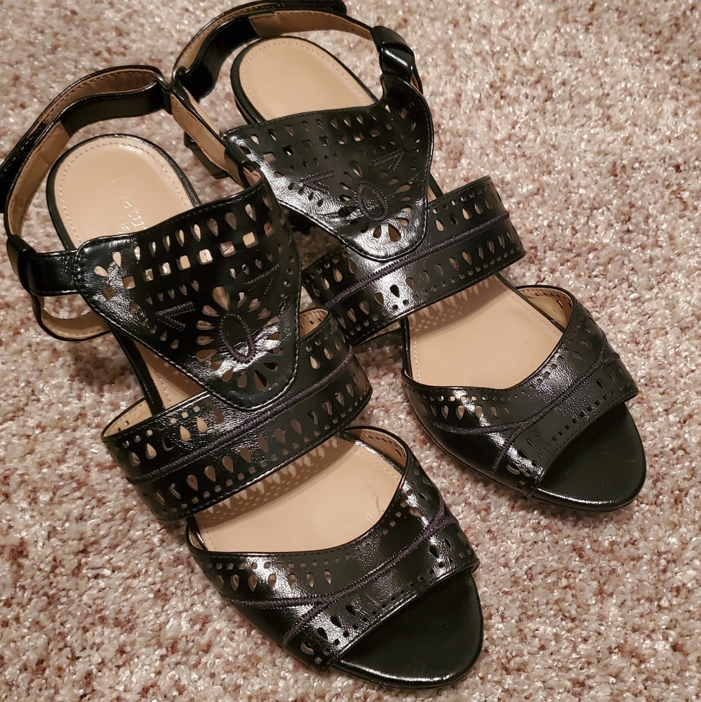 Naturalizer black leather shoes